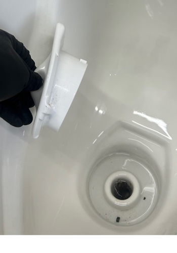 清掃後のきれいな小便器